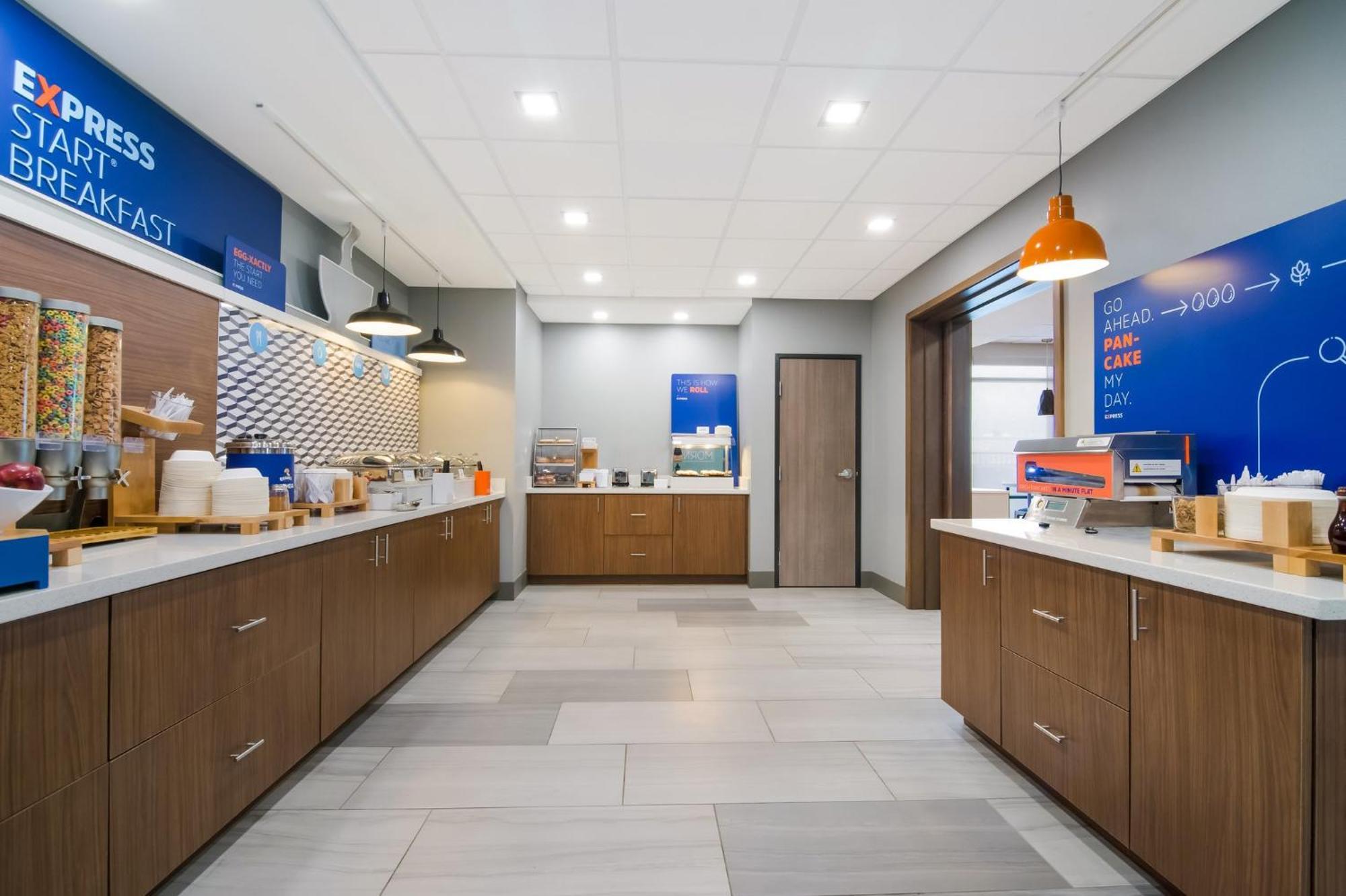 Holiday Inn Express & Suites - Springdale - Fayetteville Area エクステリア 写真